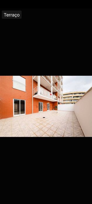 Apartamento T3 com terraço