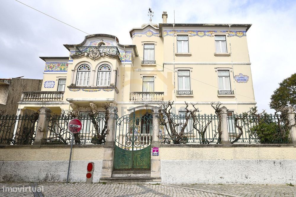 Imponente Palacete com muito charme no centro de Alcanena