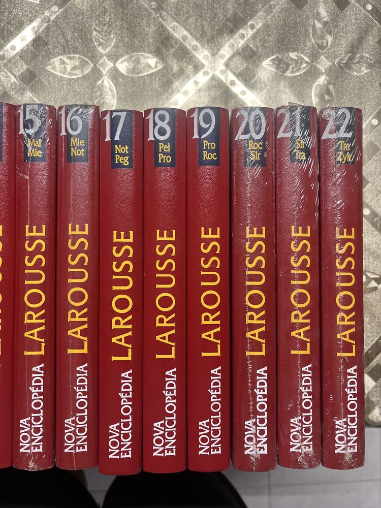 Nova Enciclopédia Larousse | Círculo de Leitores