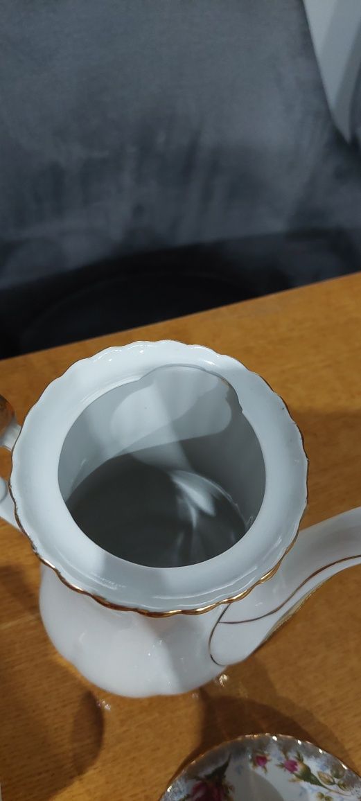 Porcelana Chodzież-uszkodzenie dzbanka wewnątrz-stan bardzo dobry