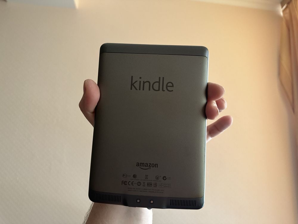 Електронна книга Kindle D01200 touch