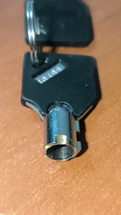 Продаю новые ключи разблокировки ворот Edinger
ключи разбло