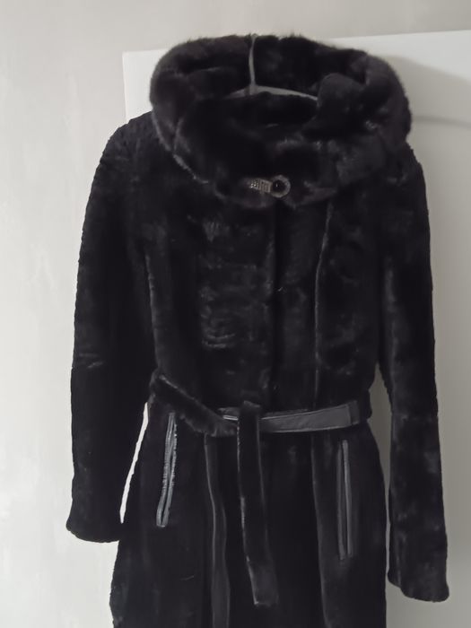 Продам мутоновую шубу, с норкой