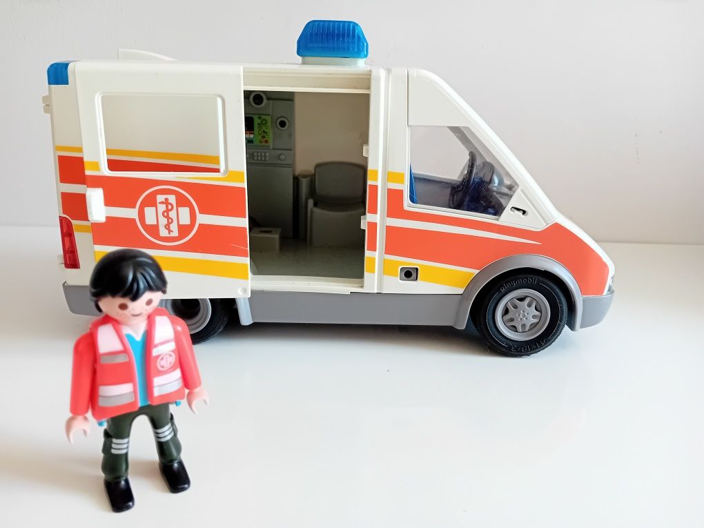 Playmobil karetka