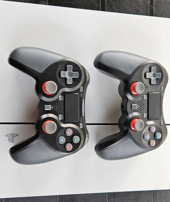Konsola Ps4 + 2 pady ,okablowanie i gry do wyboru