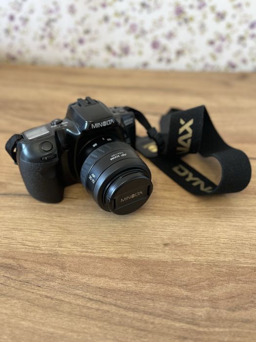 Плівкова фотокамера Minolta dynax 500si