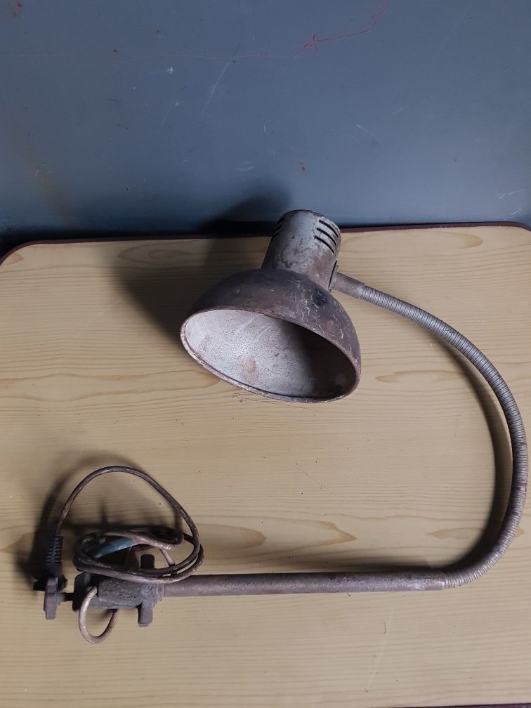 Stara Metalowa Lampa Warsztatowa Mocowana Do Stołu PRL Vintage