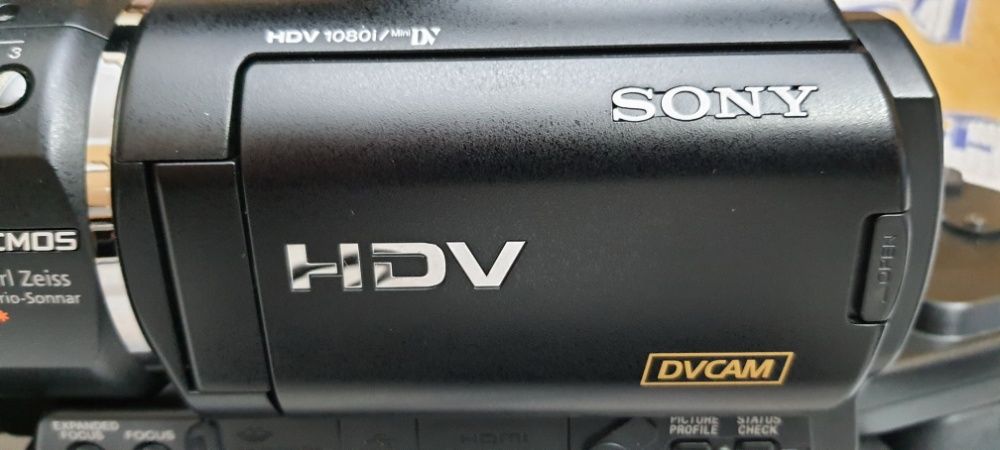 Видеокамера Sony HVR-V1E заводской  комплект