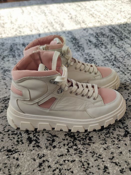 Ботильйони шкіряні на шнурівці msgm
msgm (massimo giorgetti) — це італ
