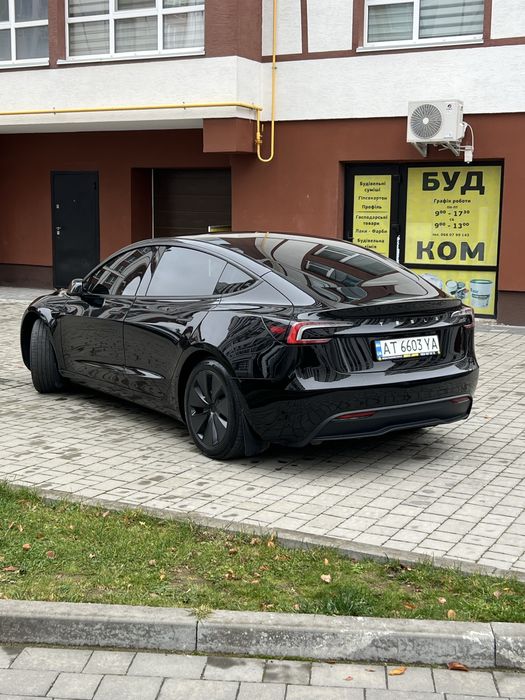 Tesla Model 3 2024 Highland