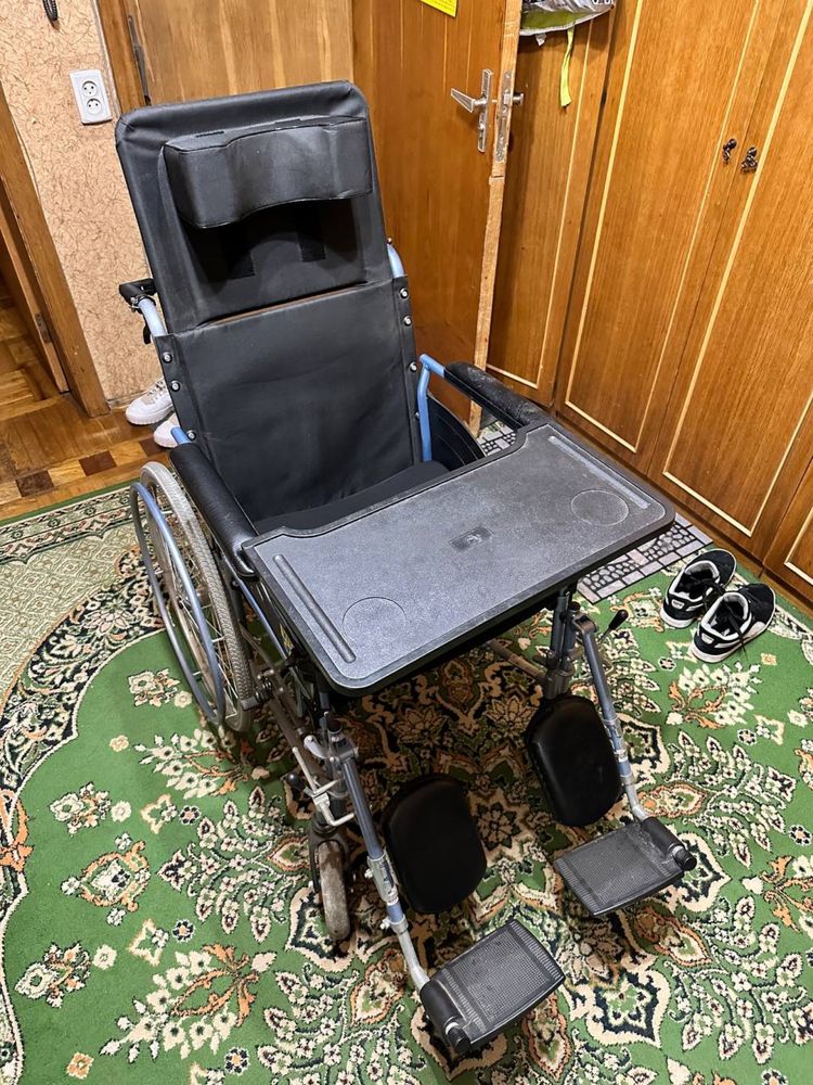 Продам инвалидную коляску