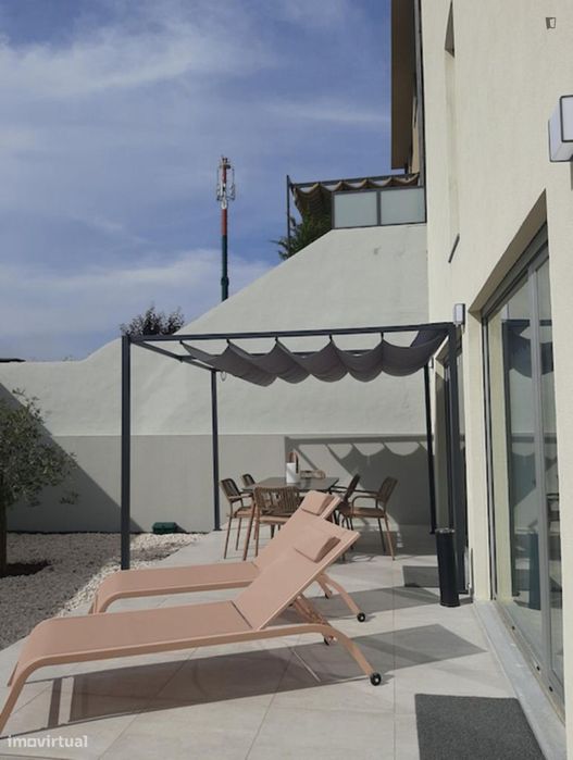 Quarto - localizado em São Mamede de Infesta Porto