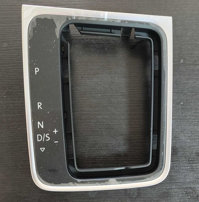 Накладка консоли акпп Volkswagen Golf7