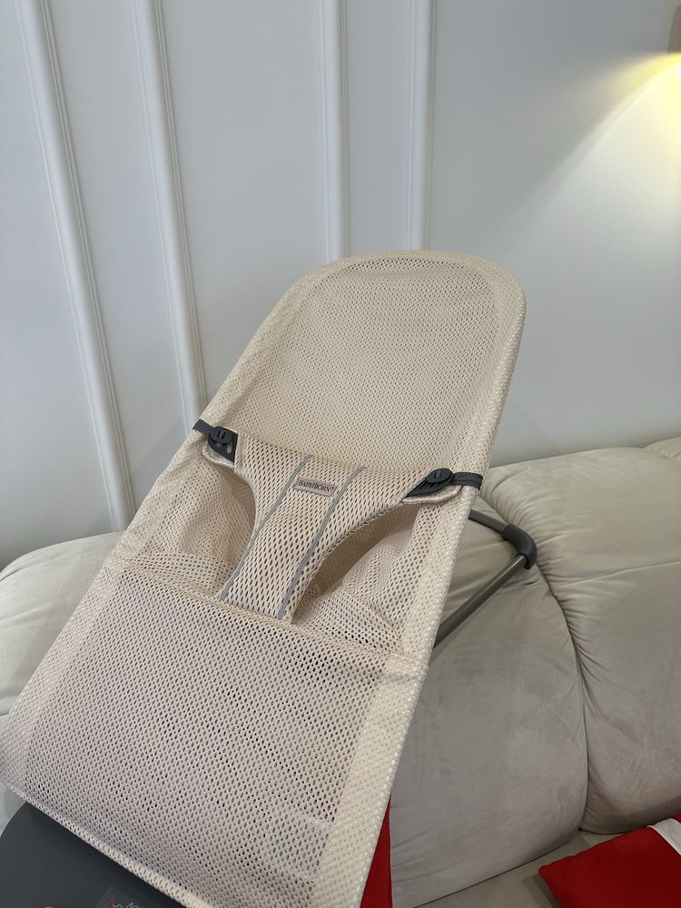 Jak nowy babybjorn bujaczek leżaczek bliss mesh różowy perłowy