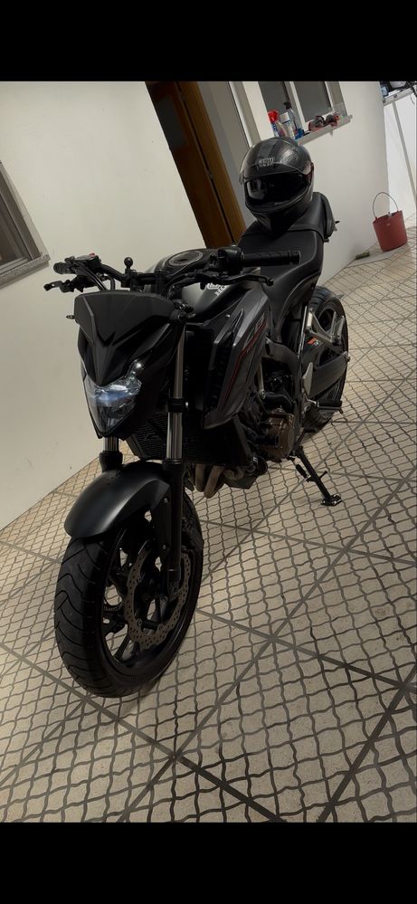 Honda CB650f usada mas como nova