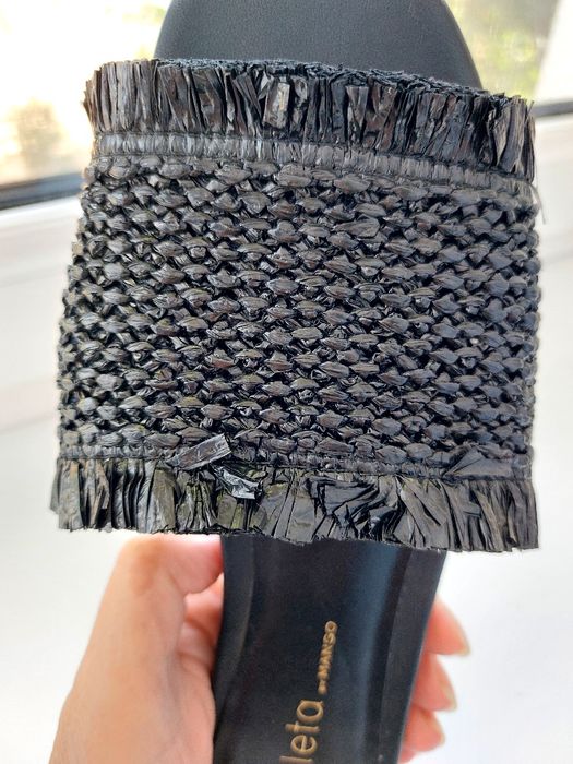 Літні чорні дуже якісні шльопанці