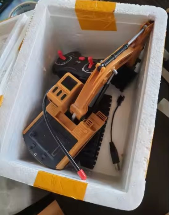 Екскаватор на радіокермуванні