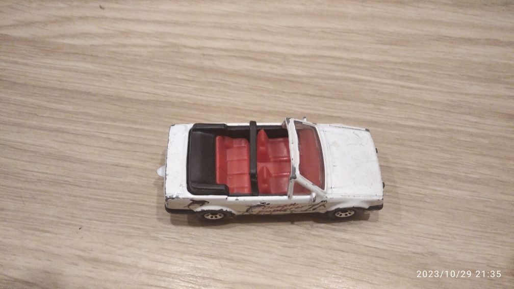 Model Ford Escort kabrio matchbox skala 1:56