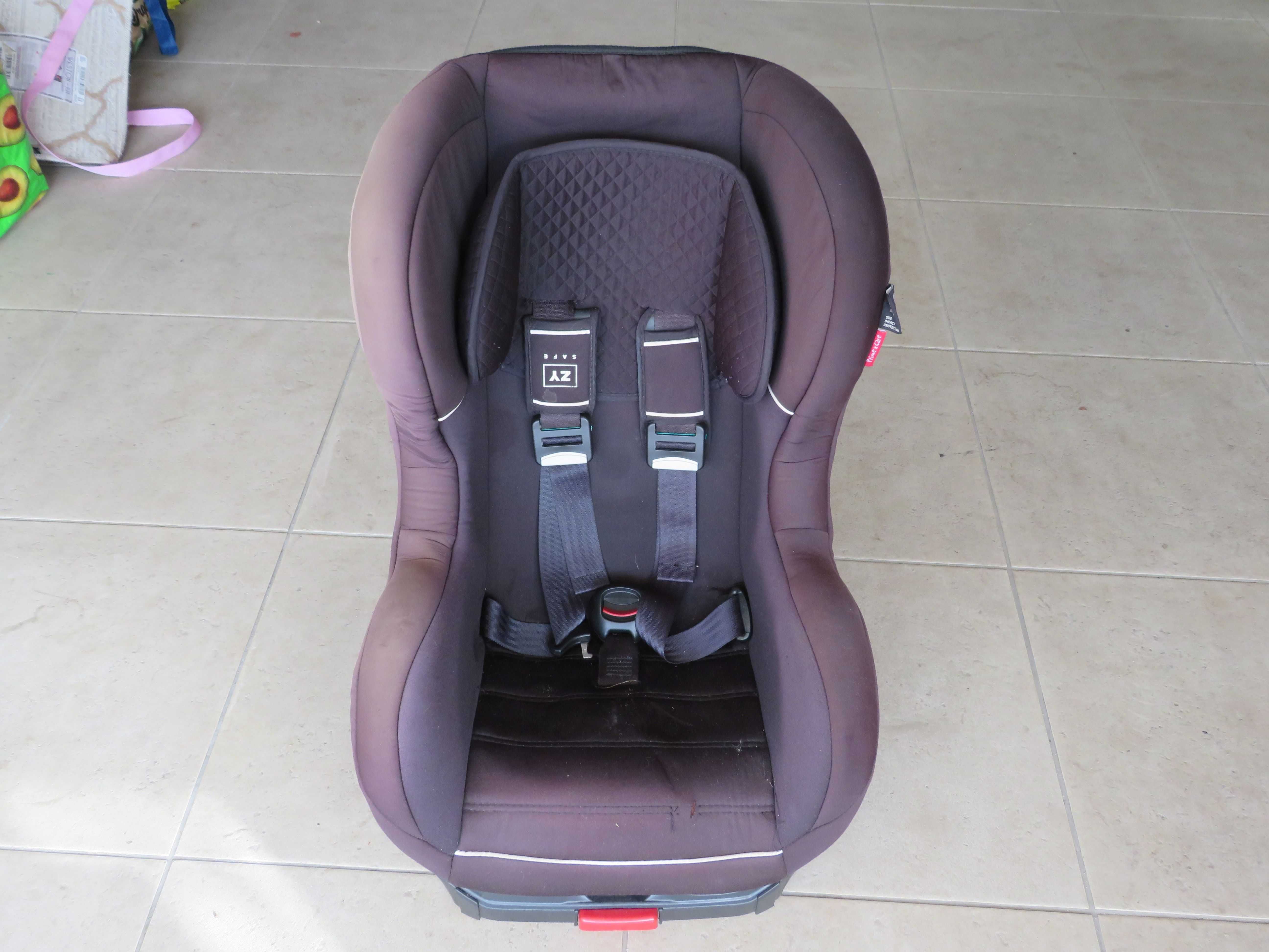 Vendo cadeira de bebé para montar no banco do carro