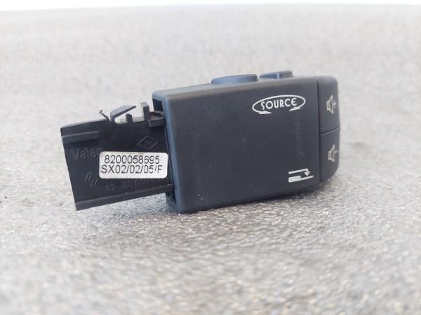 Comando / botão / interruptor multifunções RENAULT Clio II (BB0/1/2_,