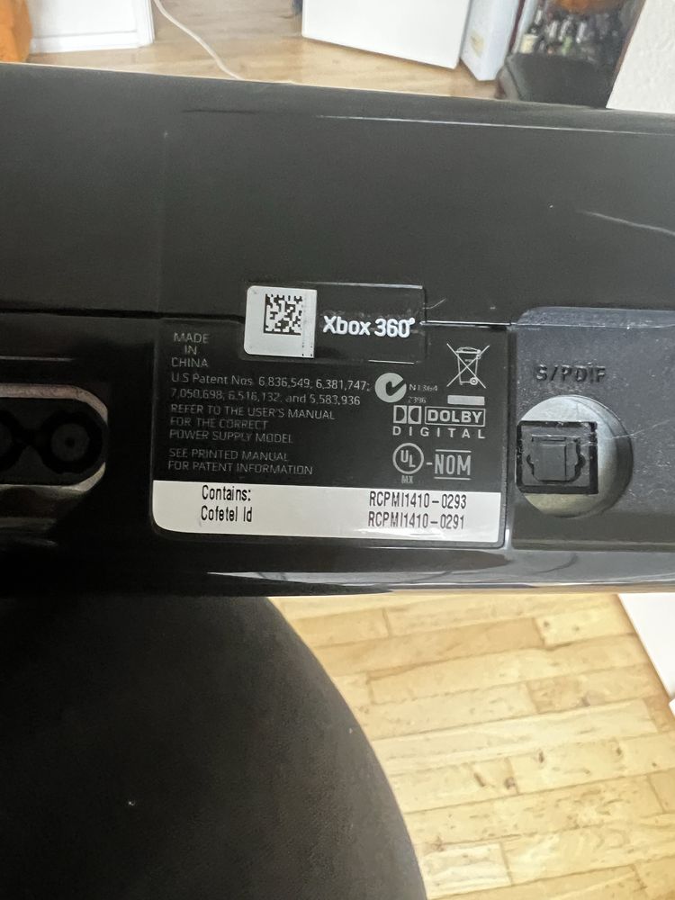 Xbox 360 plus kinect plus dwa pady
