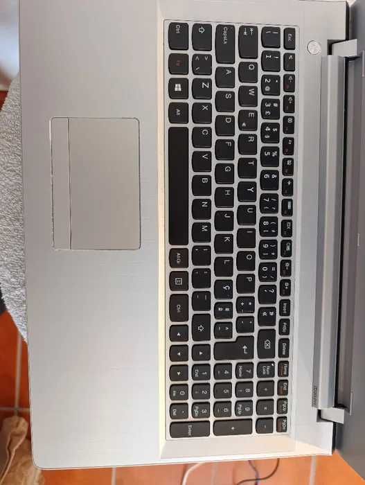 Lenovo Z51 i5-5200U - 8GB RAM 256GB SSD GPU R9-M375 2GB Dedicados