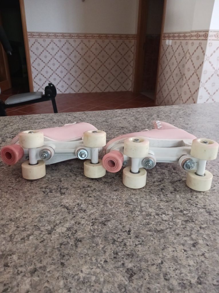 Patins de menina. Tamanho 37.