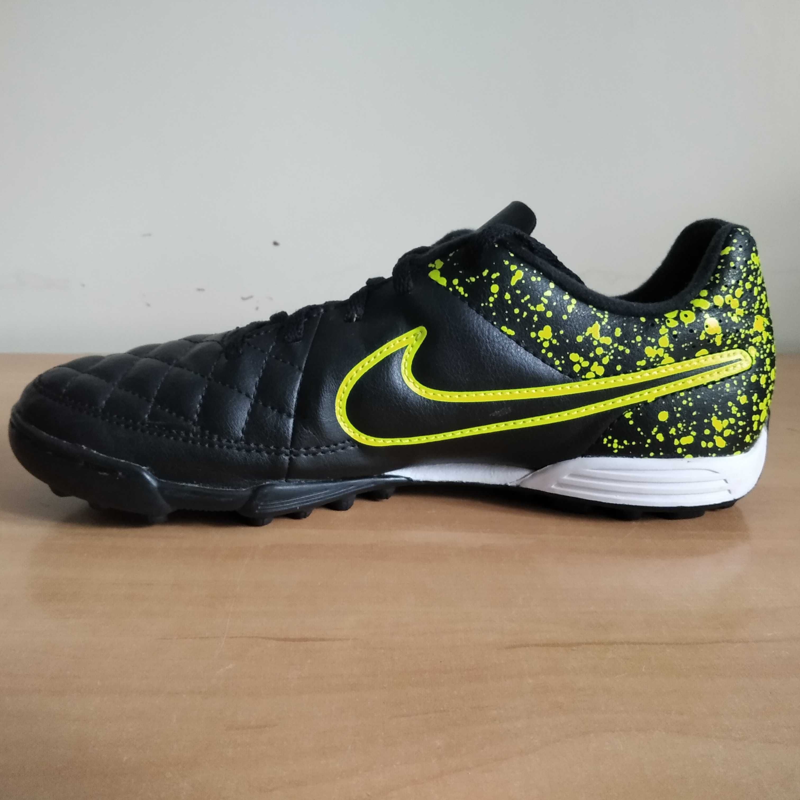 Buty piłkarskie NIKE Tiempo Rio II Tf roz.eu-36.5