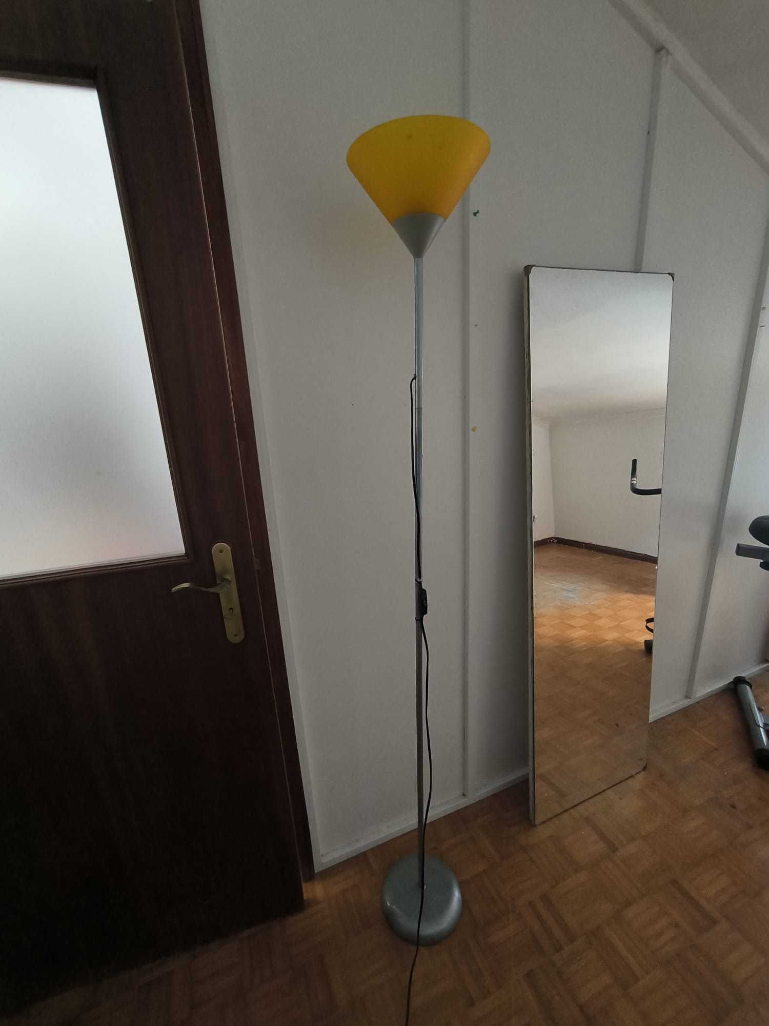 Espelho alto de quarto