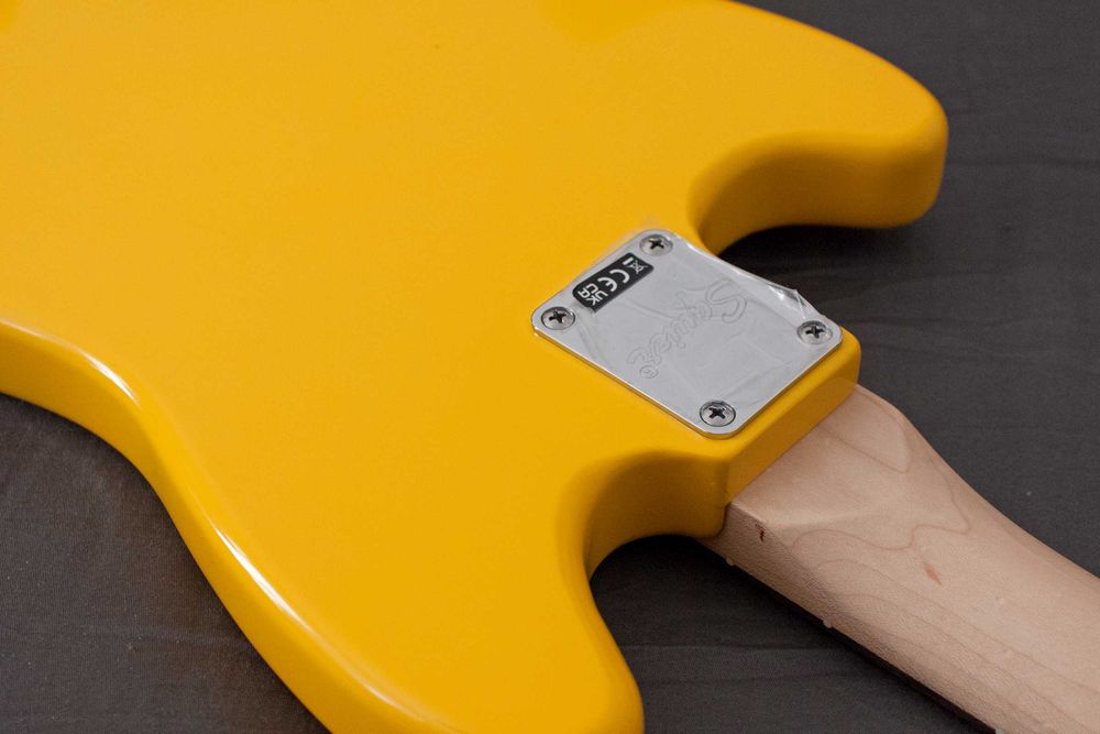 Squier FSR Mustang + Upgrades + Seymour Duncan Custom Flat Strat SSL-6