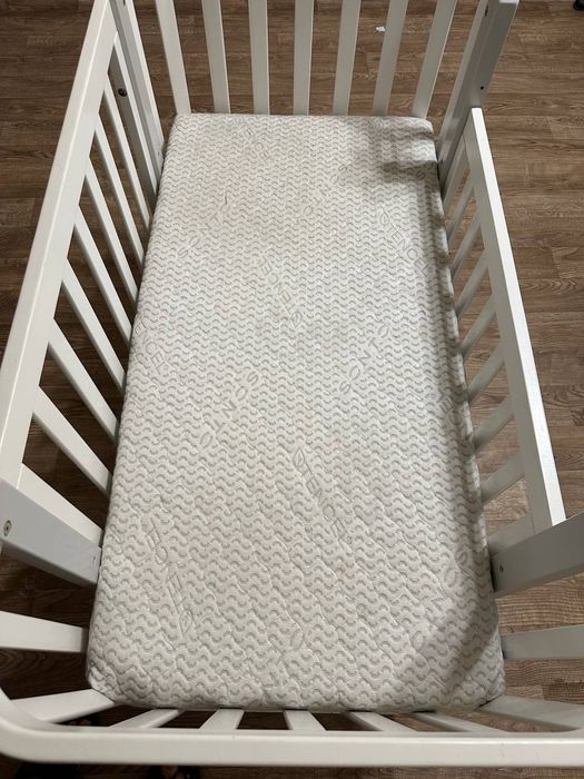 Кроватка  детская  с маятником Veres