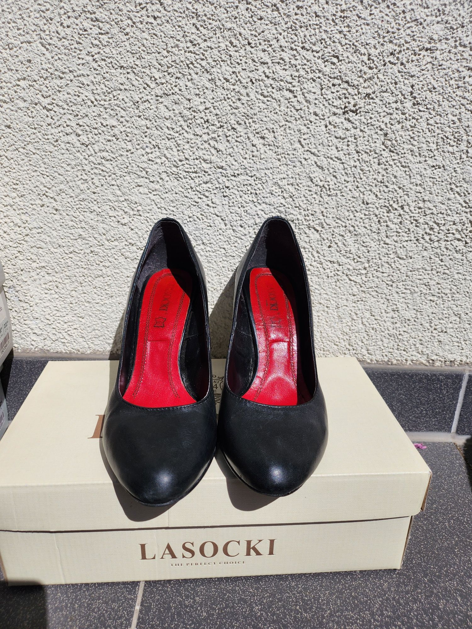 Buty na obcasie Lasocki