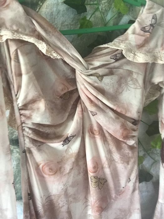 Vestido longo com corte diagonal