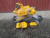 Ukośnica dewalt dcs777