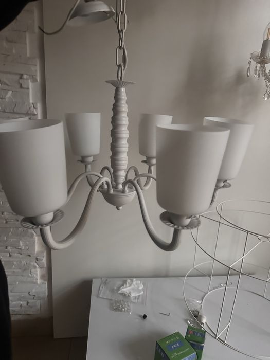 Нові недорогі люстри (розпродаж)