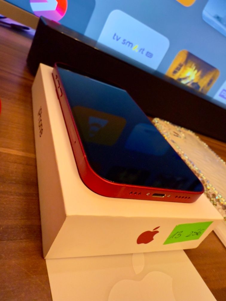 Apple iPhone 13 256 gb Project Red Stan idealny + 13 etui gratis!