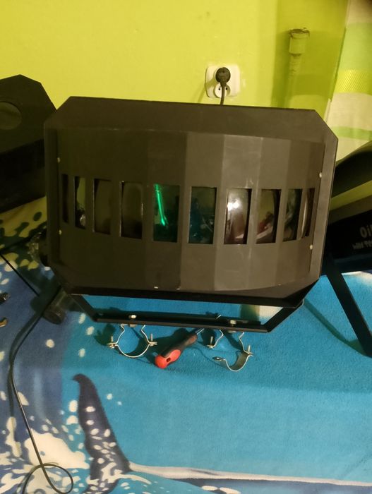 Witam mam do sprzedania światła dyskotekowego 3 sztuki