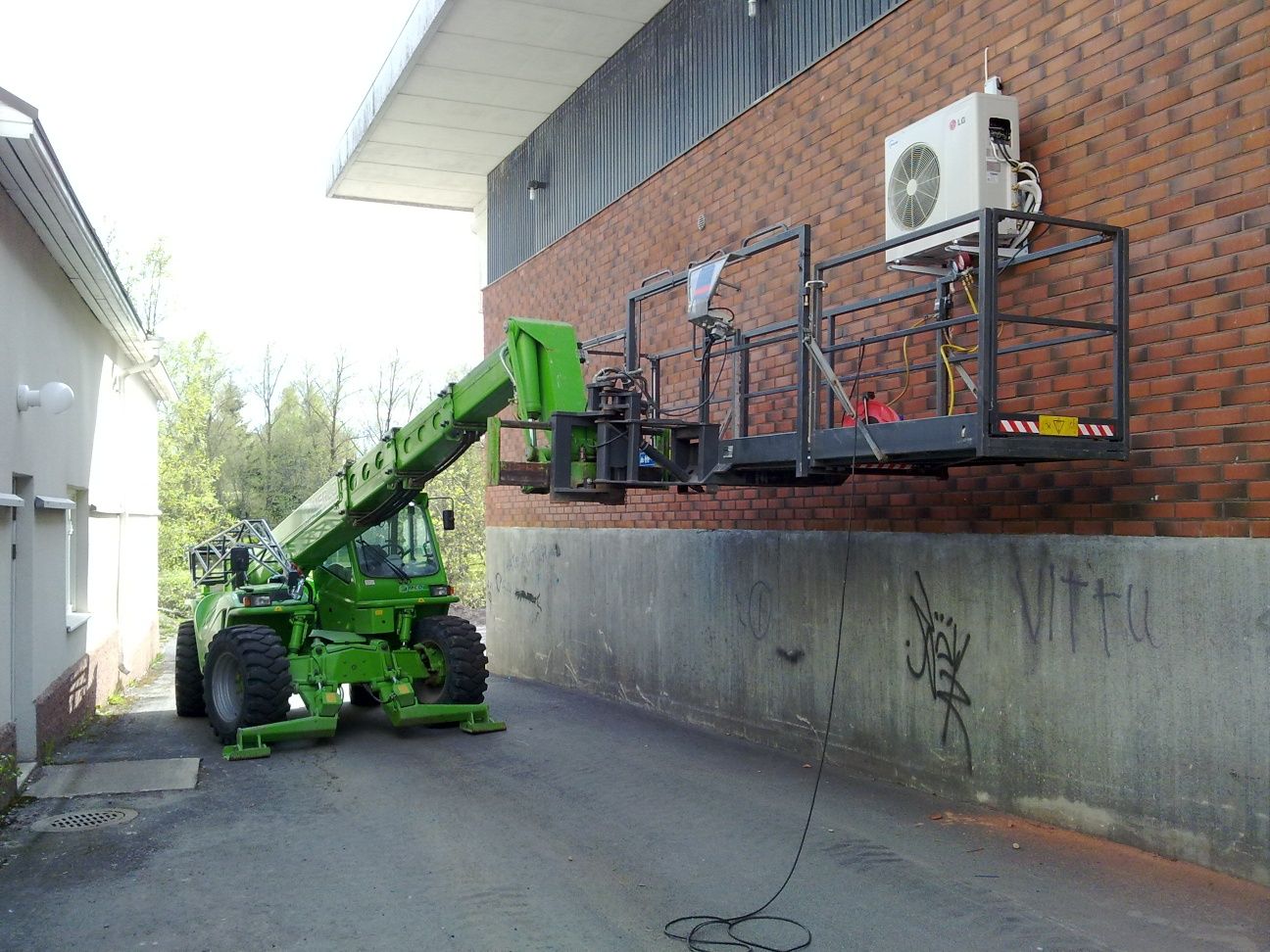 Manitou Merlo ładowarka obrotowa ładowarka teleskopowa dźwig wynajem