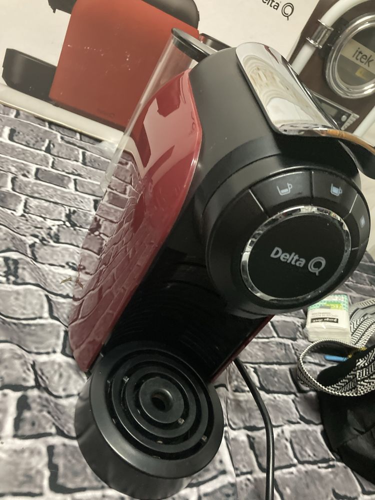 Máquina de café Delta Q Cool (para peças ou reparação)