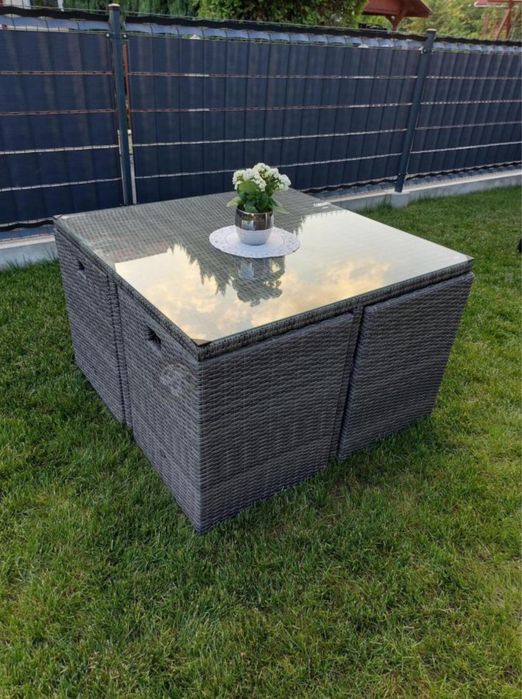 zestaw ogrodowy technoratan (stół  + fotele + pufy)