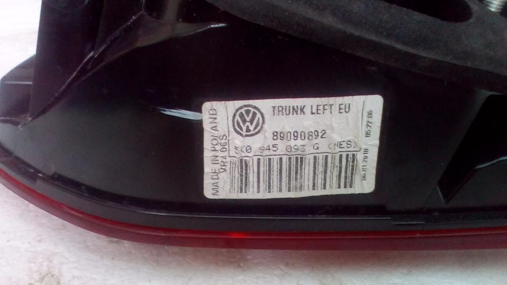 Фонари задние внутренние Volkswagen Golf 2009 2.0L