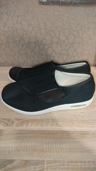 Продам мужские мокасины