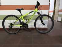 Bicicleta roda 24 Rockrider st500 em bom estado + capacete