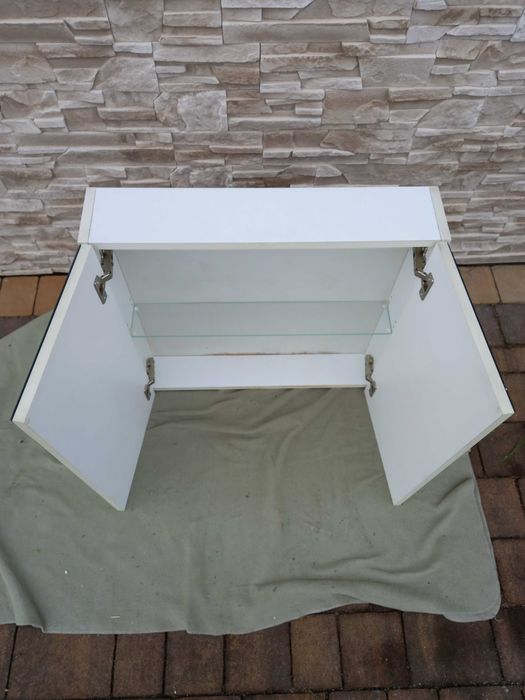 Apteczka łazienkowa / szafka wiszaca z lustrem