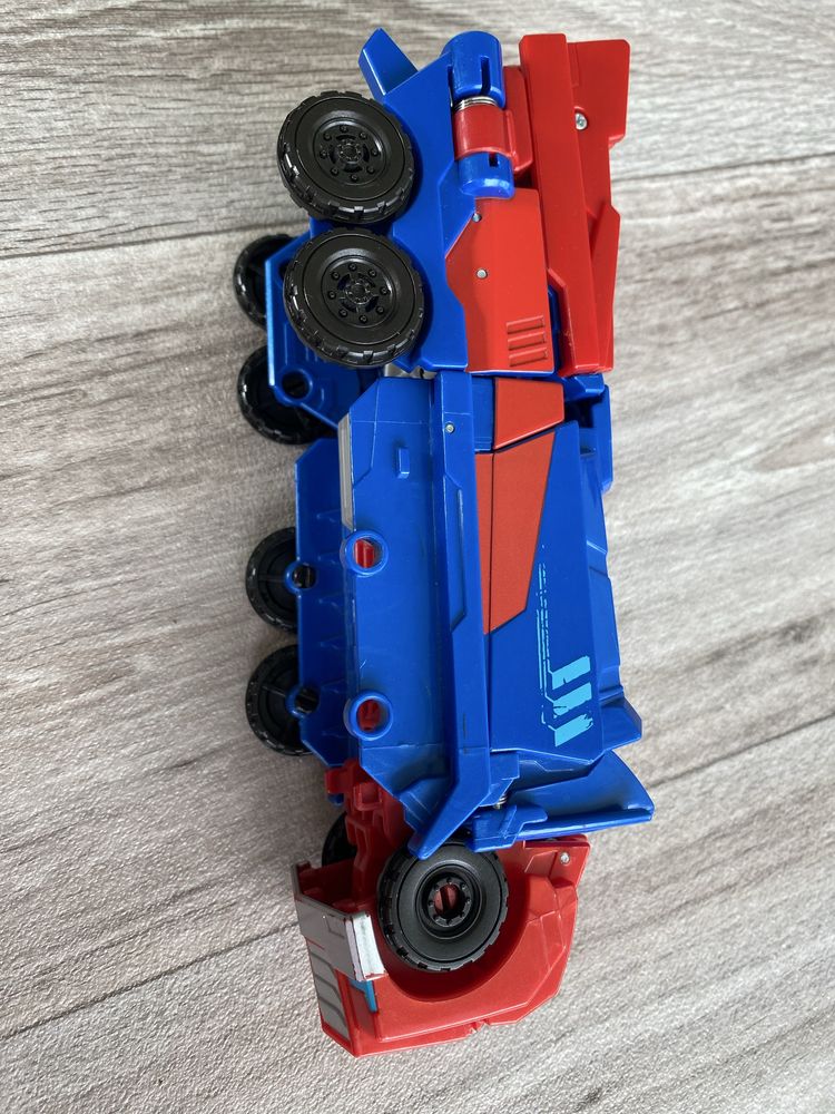 Transformers robot auto