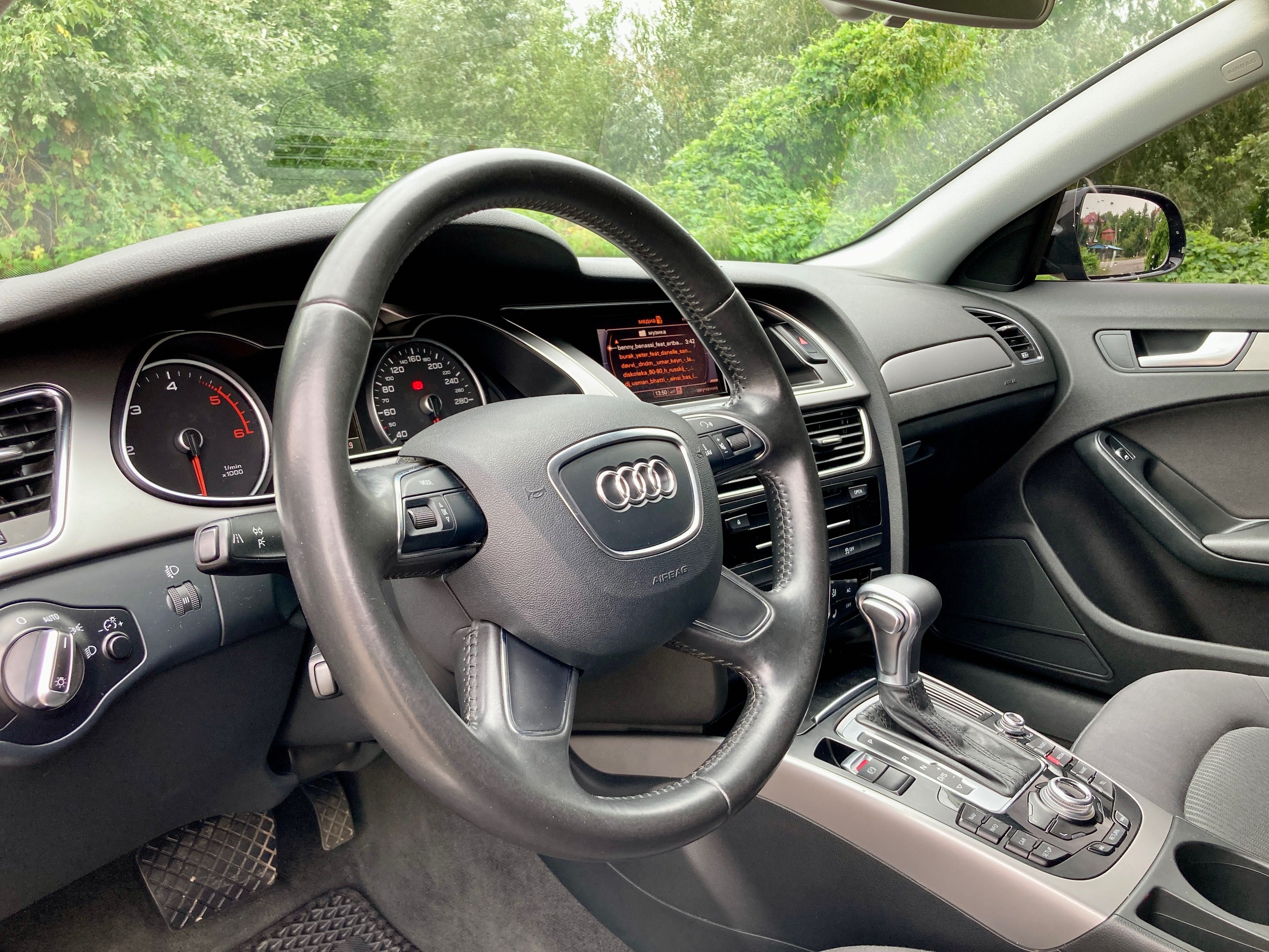 Audi A4 2012 року