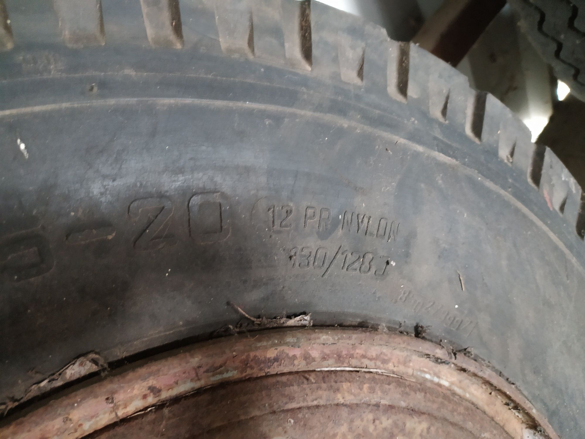 Sprzedam koła do przyczepy 825 R 20
