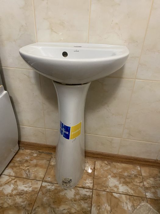 Умивальник: раковина з ніжкою