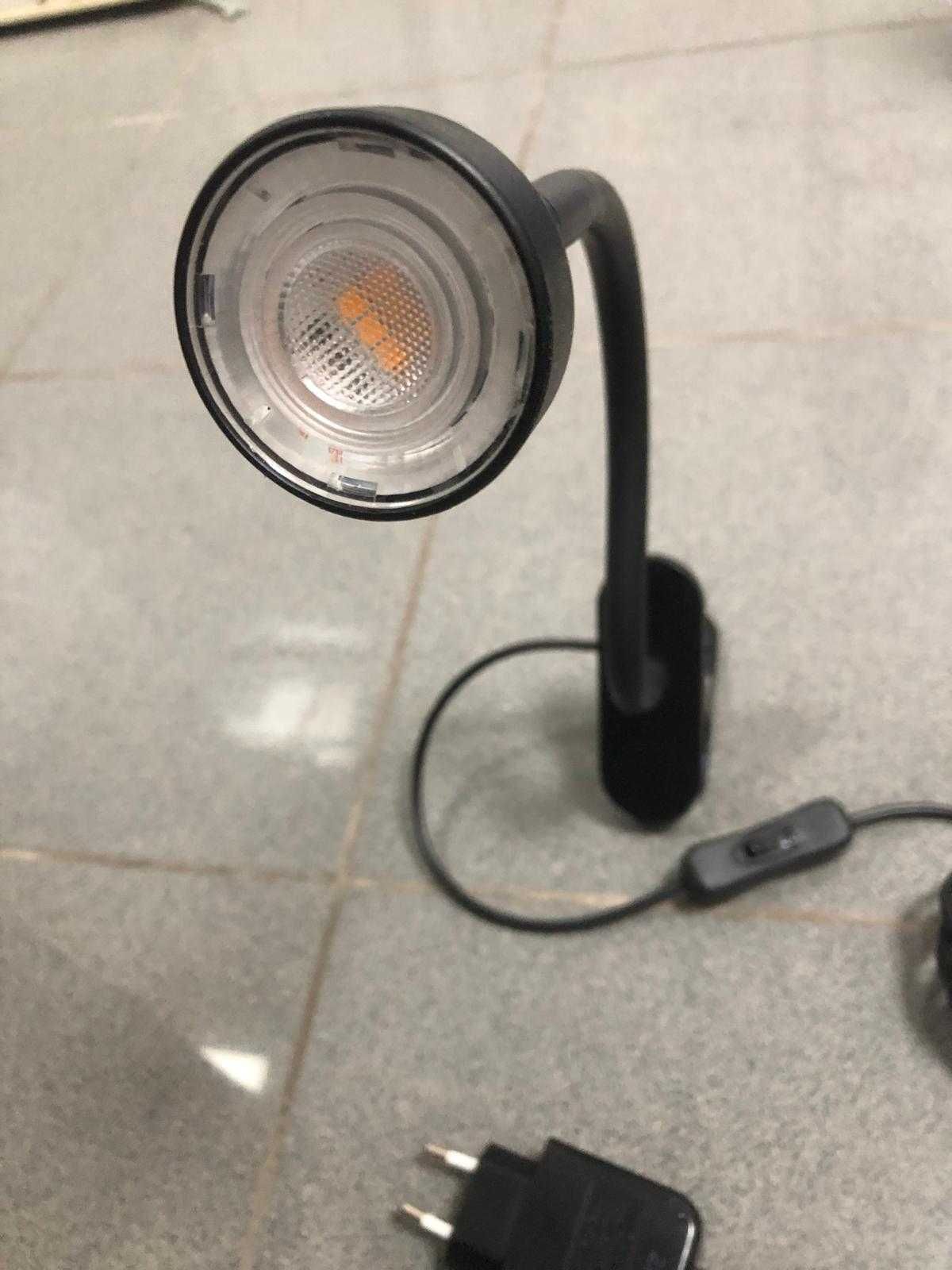 Projetor com Mola LED – Preto | Compacto, Flexível e Económico!