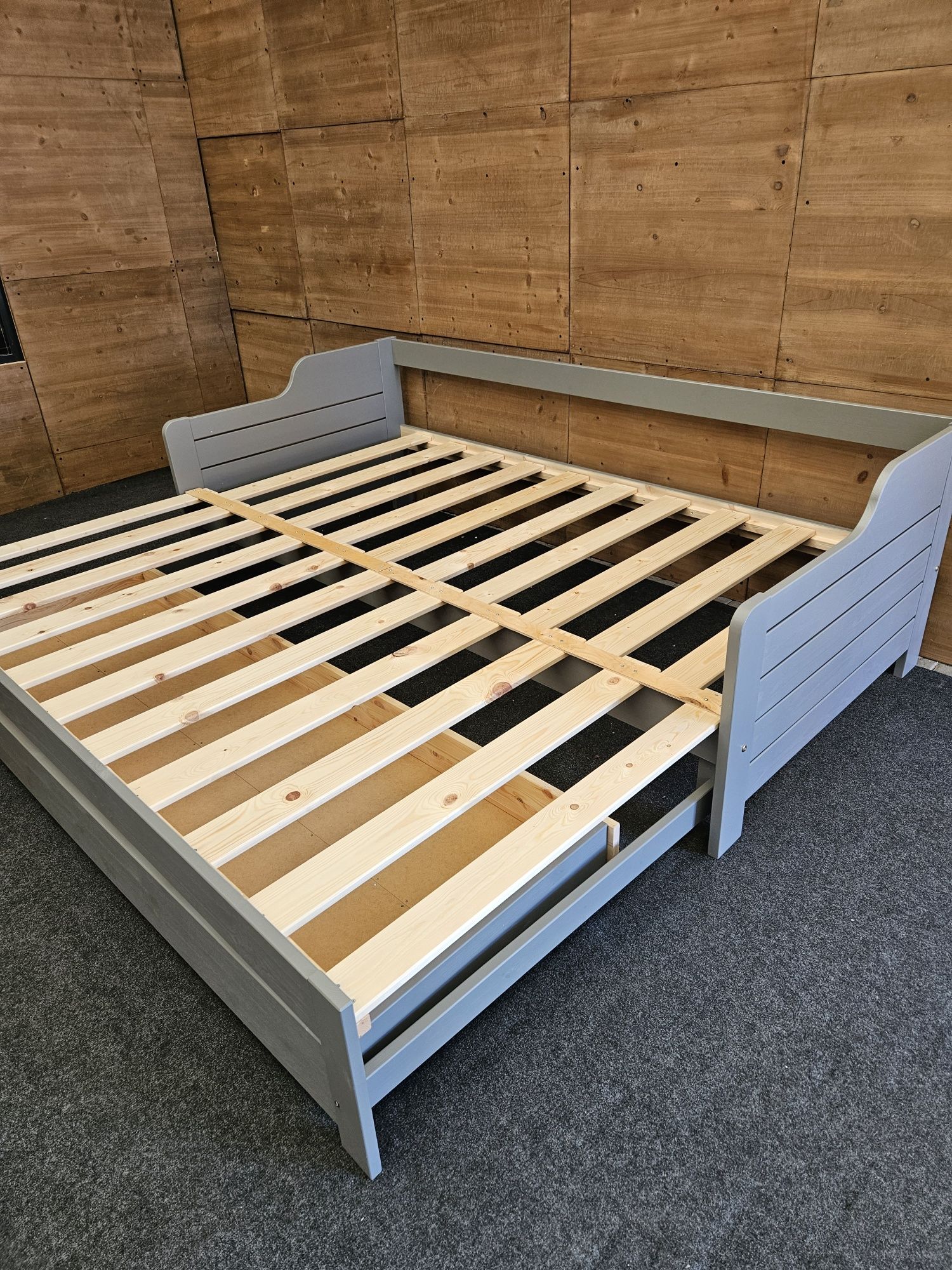 Szare rozkładane łóżko z szufladą 90x200 180x200